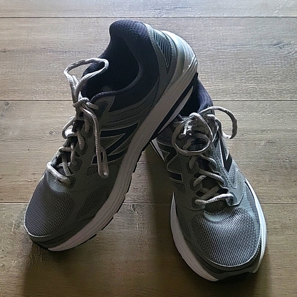 NWOT New Balance 560 v7 TechRide Sneakers